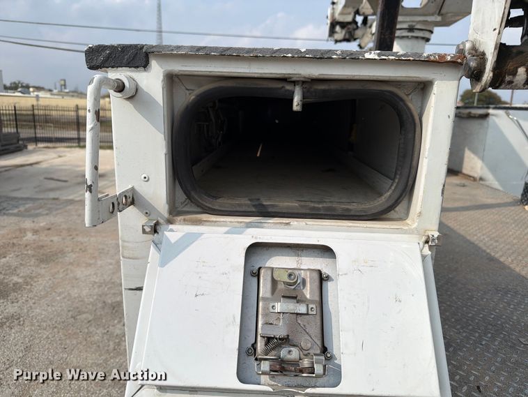 image for item DX5896 2018 Ford F550 Super Duty Crew Cab bucket truck