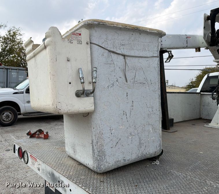 image for item DX5896 2018 Ford F550 Super Duty Crew Cab bucket truck