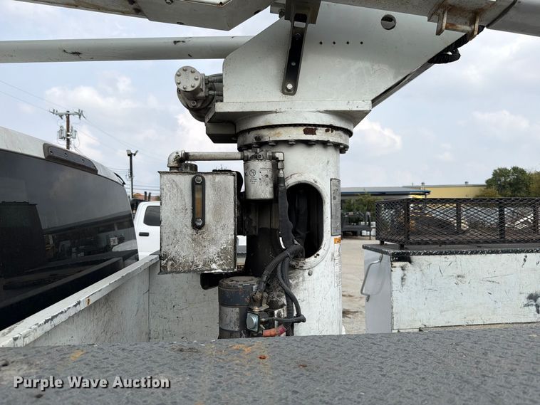 image for item DX5896 2018 Ford F550 Super Duty Crew Cab bucket truck