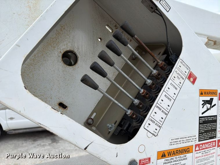 image for item DX5896 2018 Ford F550 Super Duty Crew Cab bucket truck