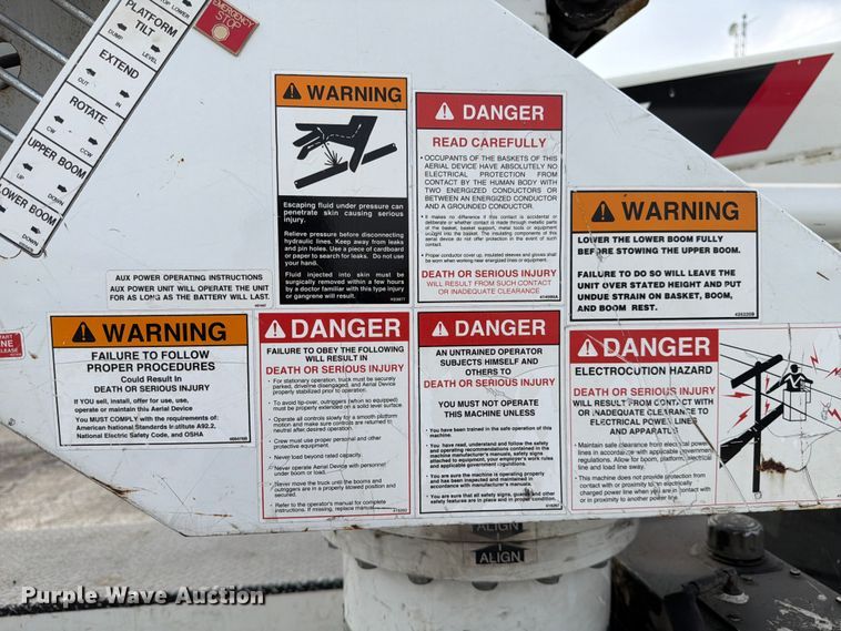 image for item DX5896 2018 Ford F550 Super Duty Crew Cab bucket truck