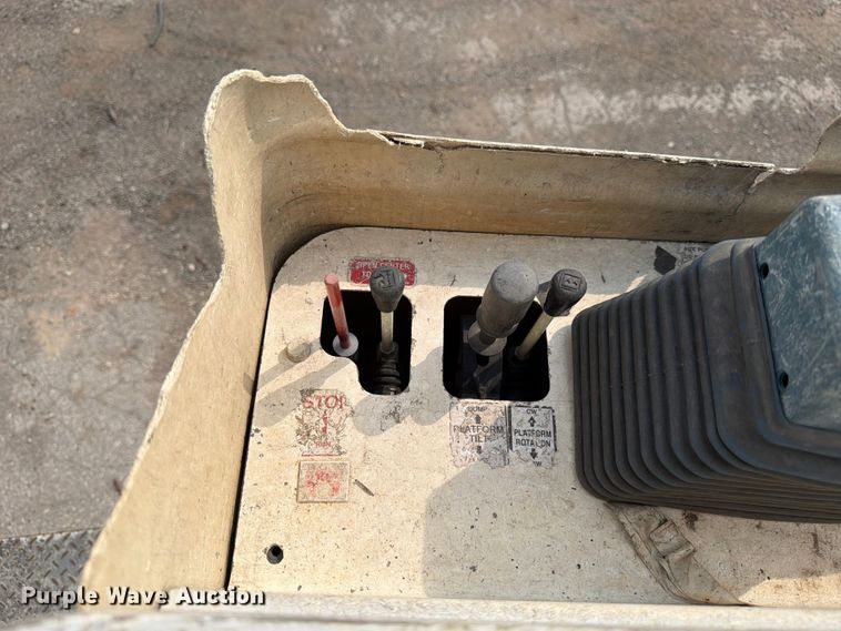 image for item DX5896 2018 Ford F550 Super Duty Crew Cab bucket truck