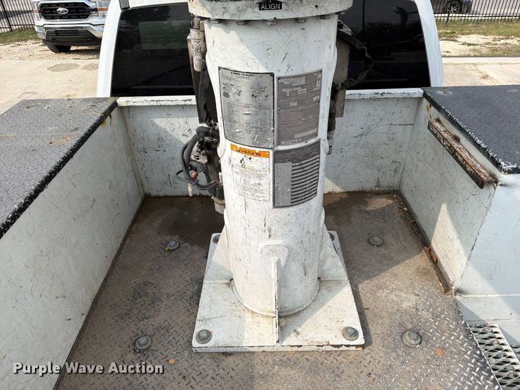 image for item DX5896 2018 Ford F550 Super Duty Crew Cab bucket truck