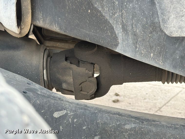 image for item DX5896 2018 Ford F550 Super Duty Crew Cab bucket truck