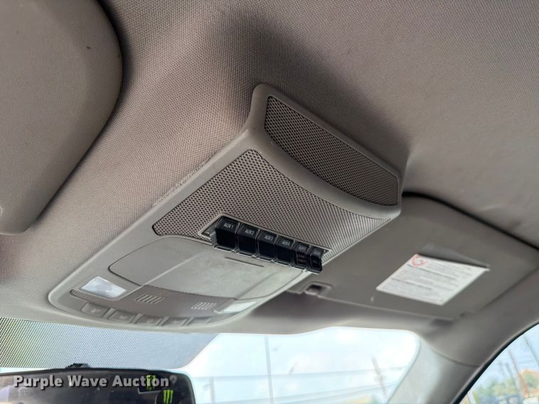 image for item DX5896 2018 Ford F550 Super Duty Crew Cab bucket truck