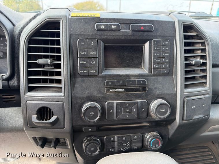 image for item DX5896 2018 Ford F550 Super Duty Crew Cab bucket truck