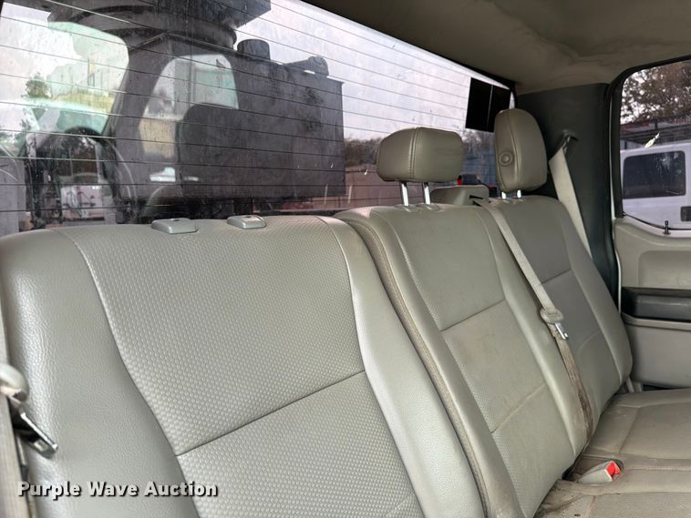 image for item DX5896 2018 Ford F550 Super Duty Crew Cab bucket truck