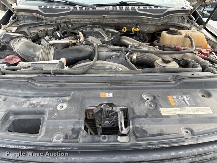 image for item DX5896 2018 Ford F550 Super Duty Crew Cab bucket truck