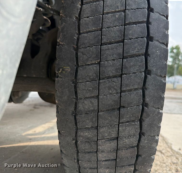 image for item DX5896 2018 Ford F550 Super Duty Crew Cab bucket truck