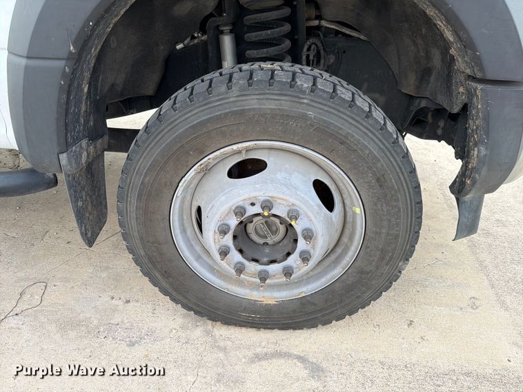 image for item DX5896 2018 Ford F550 Super Duty Crew Cab bucket truck