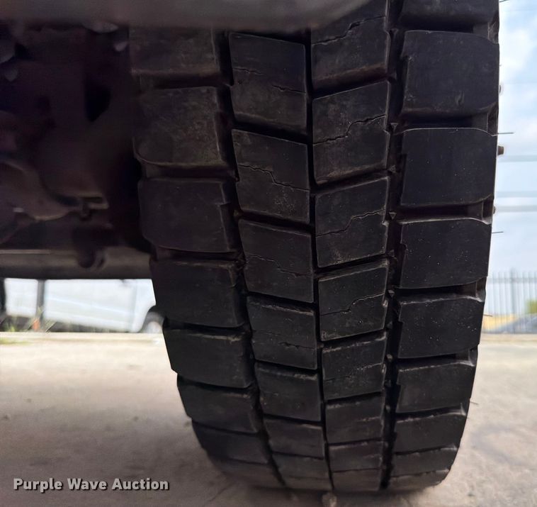 image for item DX5896 2018 Ford F550 Super Duty Crew Cab bucket truck