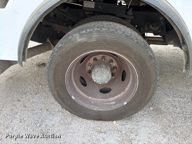 image for item DX5896 2018 Ford F550 Super Duty Crew Cab bucket truck