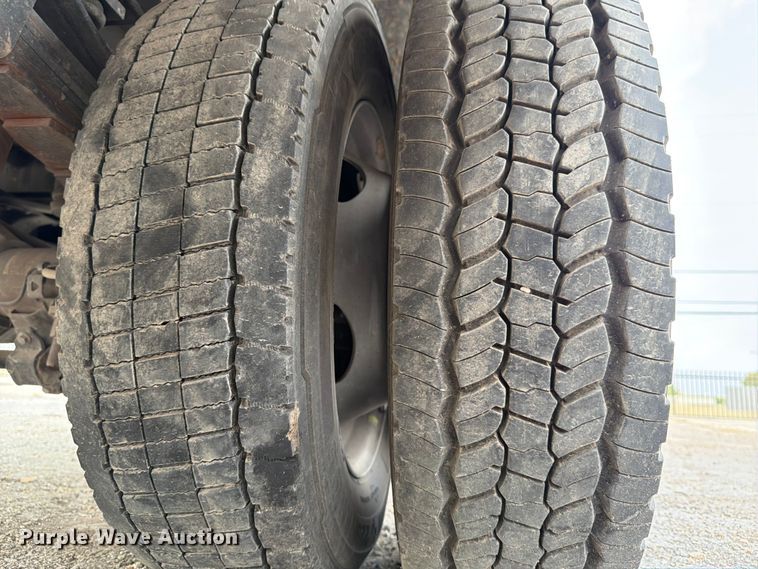 image for item DX5896 2018 Ford F550 Super Duty Crew Cab bucket truck