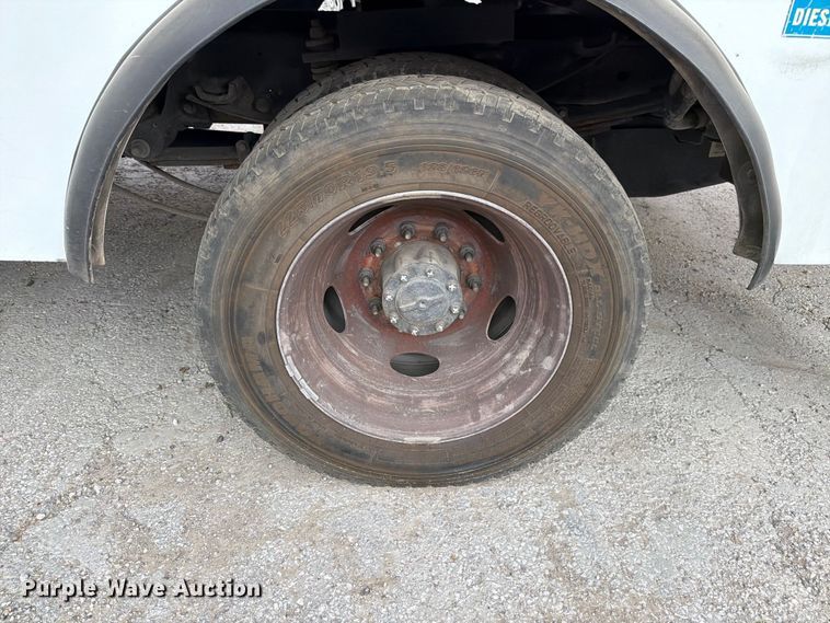 image for item DX5896 2018 Ford F550 Super Duty Crew Cab bucket truck