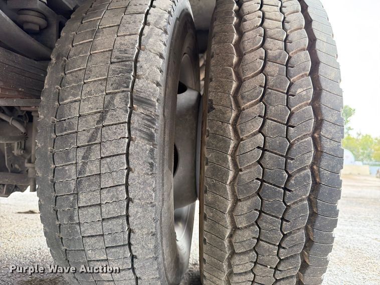 image for item DX5896 2018 Ford F550 Super Duty Crew Cab bucket truck