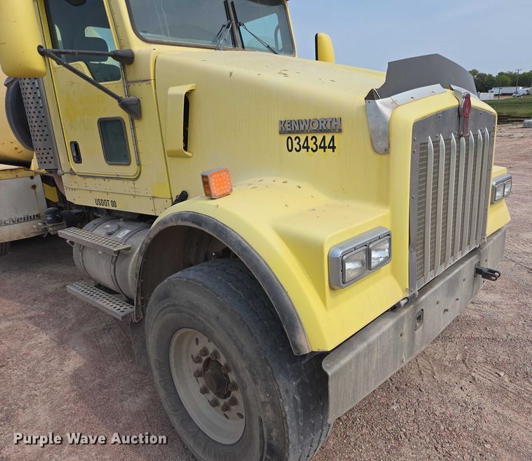 image for item DY1133 2009 Kenworth W900  ready mix truck