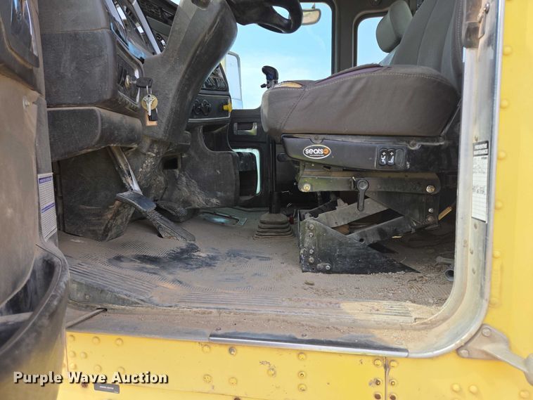 image for item DY1133 2009 Kenworth W900  ready mix truck