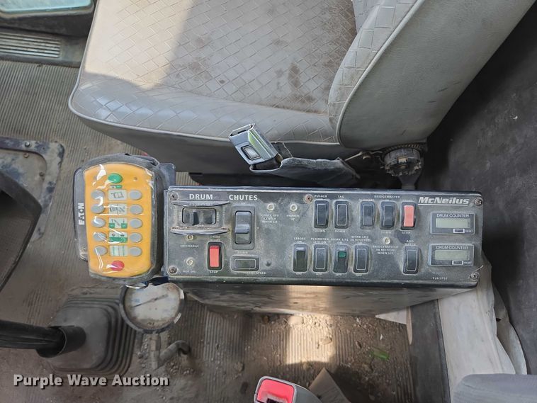 image for item DY1133 2009 Kenworth W900  ready mix truck