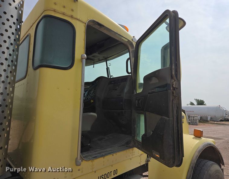 image for item DY1133 2009 Kenworth W900  ready mix truck