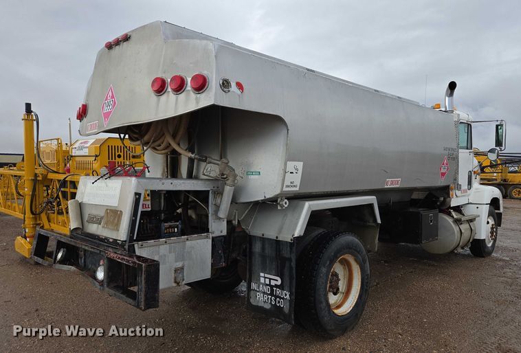 image for item DY1411 1995 Freightliner FLD112 fuel truck