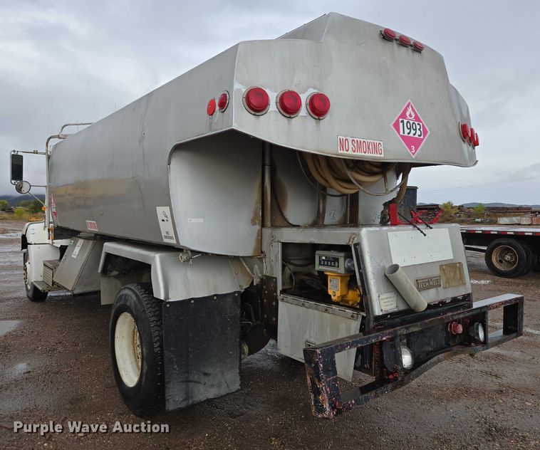 image for item DY1411 1995 Freightliner FLD112 fuel truck