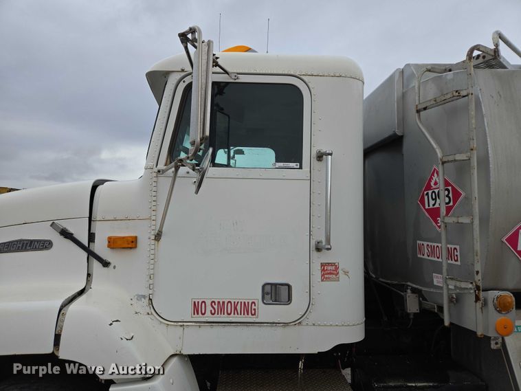 image for item DY1411 1995 Freightliner FLD112 fuel truck