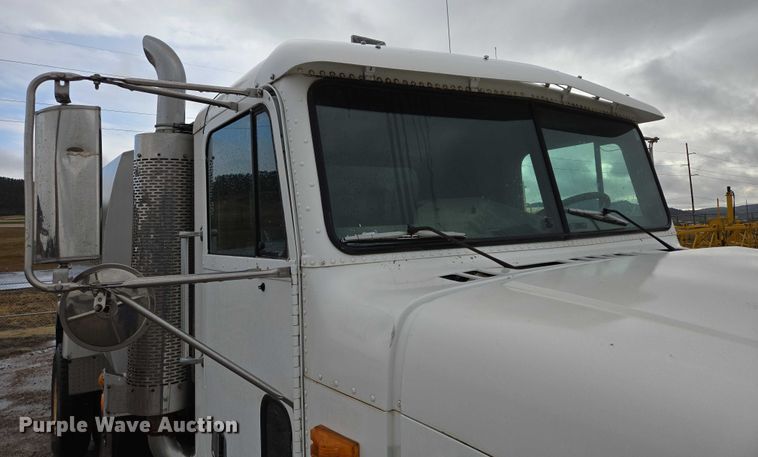 image for item DY1411 1995 Freightliner FLD112 fuel truck