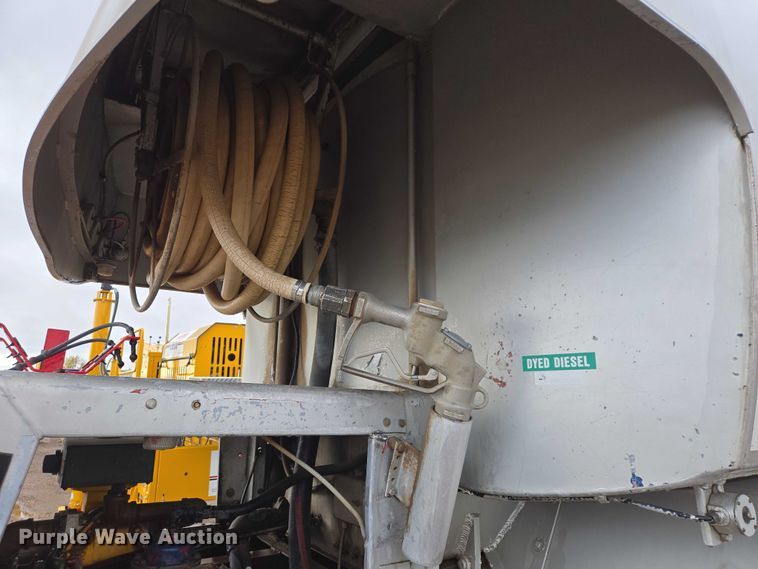 image for item DY1411 1995 Freightliner FLD112 fuel truck