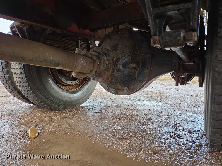 image for item DY1411 1995 Freightliner FLD112 fuel truck