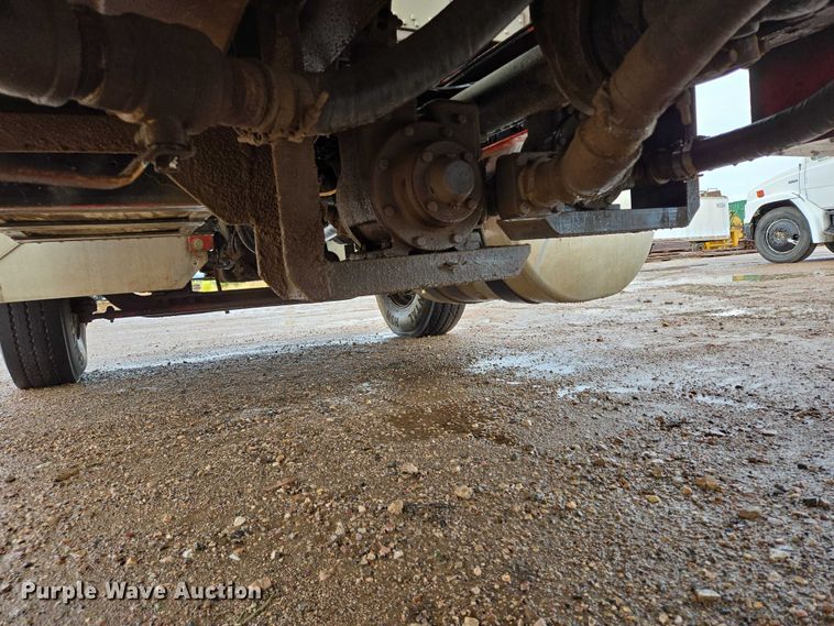 image for item DY1411 1995 Freightliner FLD112 fuel truck