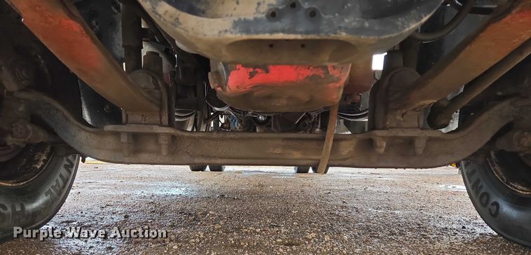 image for item DY1411 1995 Freightliner FLD112 fuel truck