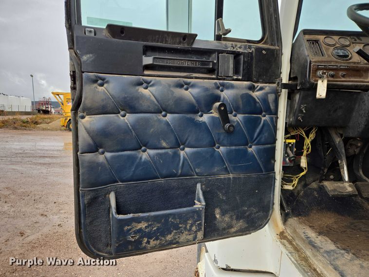 image for item DY1411 1995 Freightliner FLD112 fuel truck