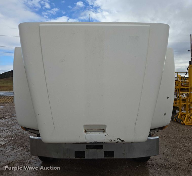 image for item DY1411 1995 Freightliner FLD112 fuel truck