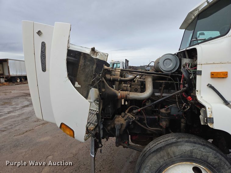 image for item DY1411 1995 Freightliner FLD112 fuel truck