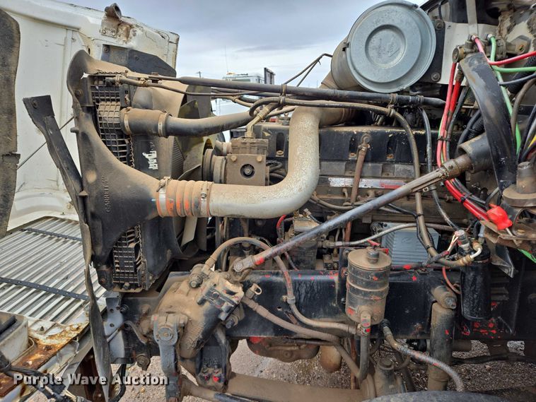 image for item DY1411 1995 Freightliner FLD112 fuel truck