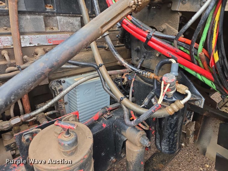 image for item DY1411 1995 Freightliner FLD112 fuel truck