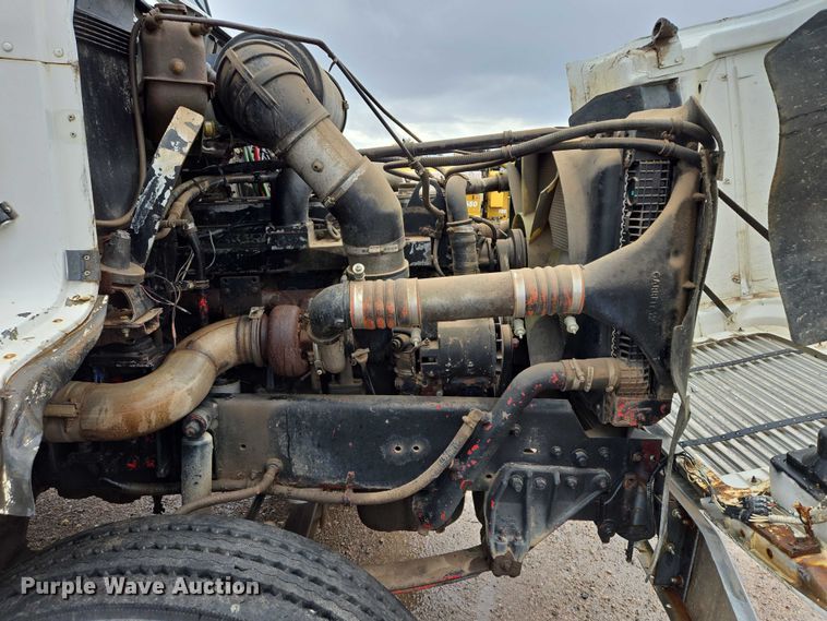 image for item DY1411 1995 Freightliner FLD112 fuel truck