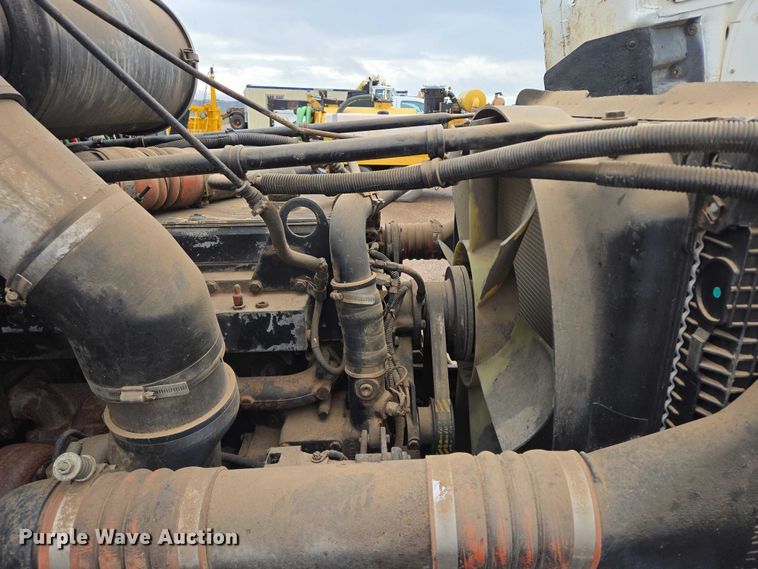 image for item DY1411 1995 Freightliner FLD112 fuel truck