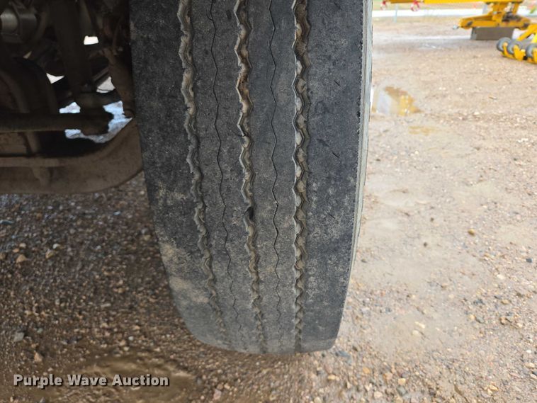 image for item DY1411 1995 Freightliner FLD112 fuel truck