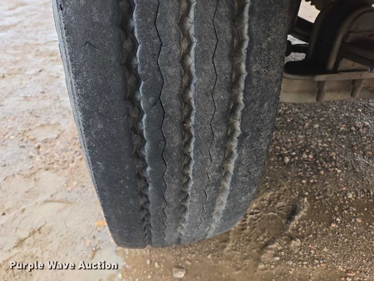 image for item DY1411 1995 Freightliner FLD112 fuel truck