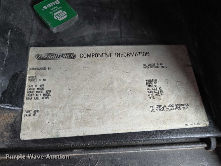 image for item DY1411 1995 Freightliner FLD112 fuel truck