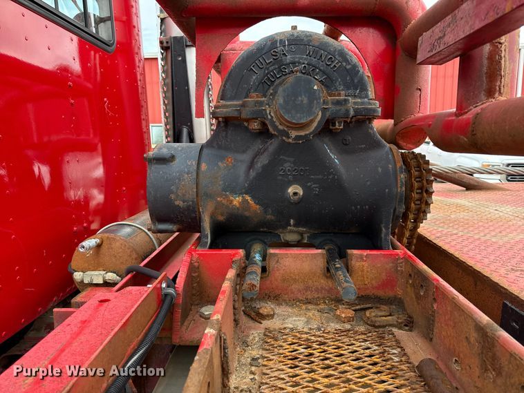 image for item DY8350 1998 International 9100  winch truck