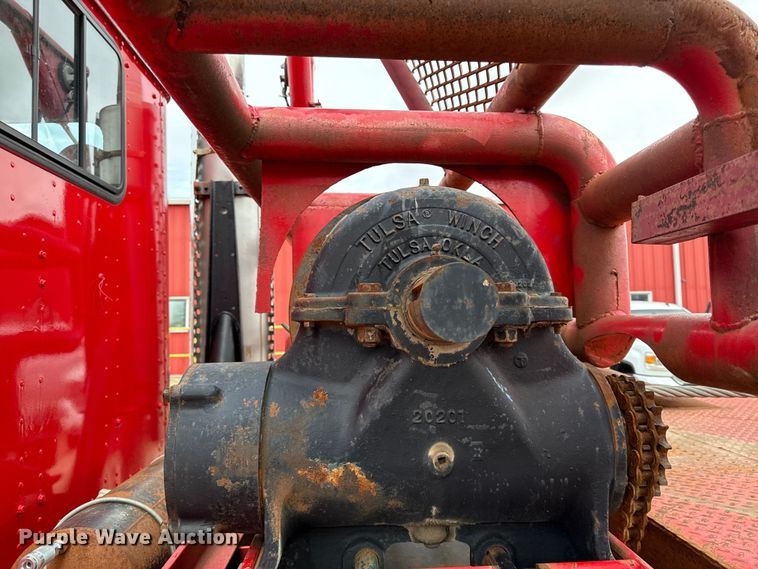 image for item DY8350 1998 International 9100  winch truck