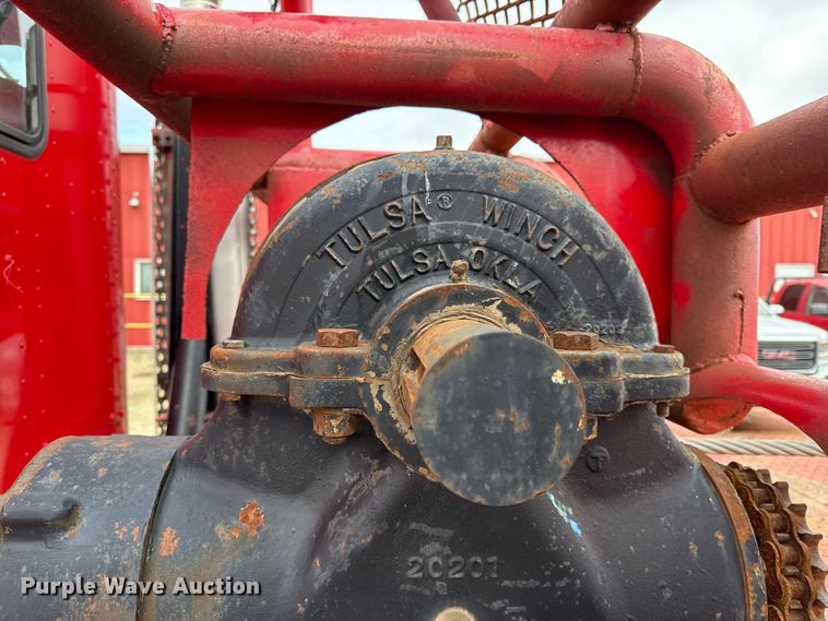 image for item DY8350 1998 International 9100  winch truck