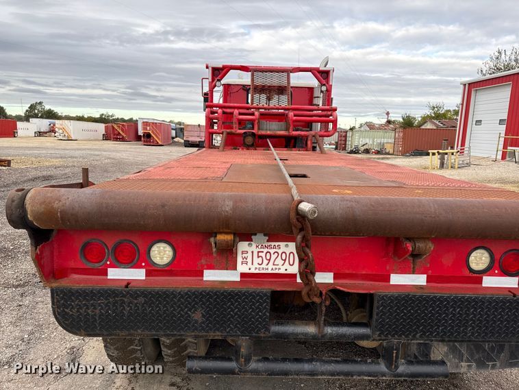 image for item DY8350 1998 International 9100  winch truck