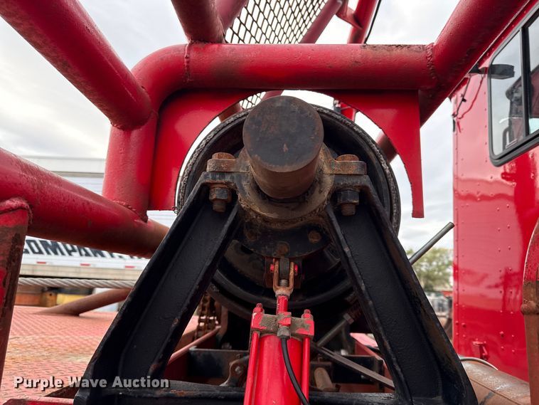 image for item DY8350 1998 International 9100  winch truck