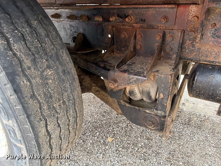 image for item DY8350 1998 International 9100  winch truck