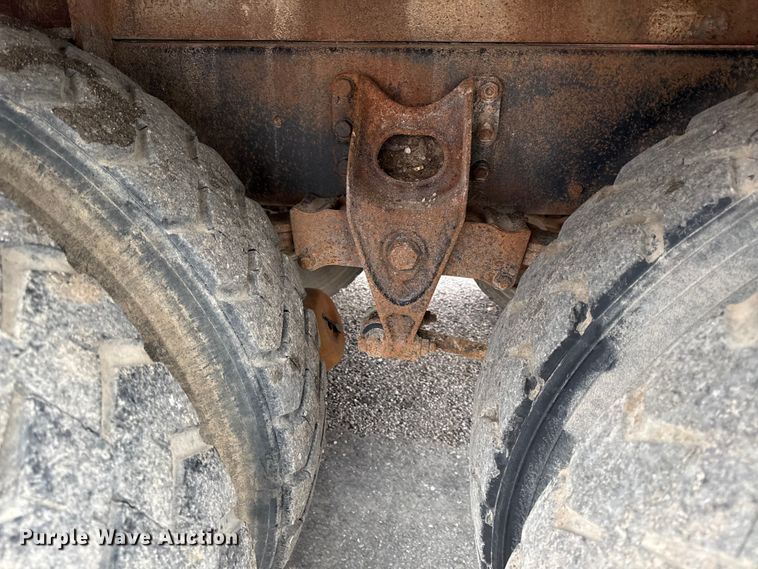 image for item DY8350 1998 International 9100  winch truck