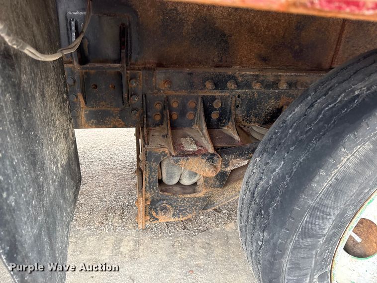 image for item DY8350 1998 International 9100  winch truck