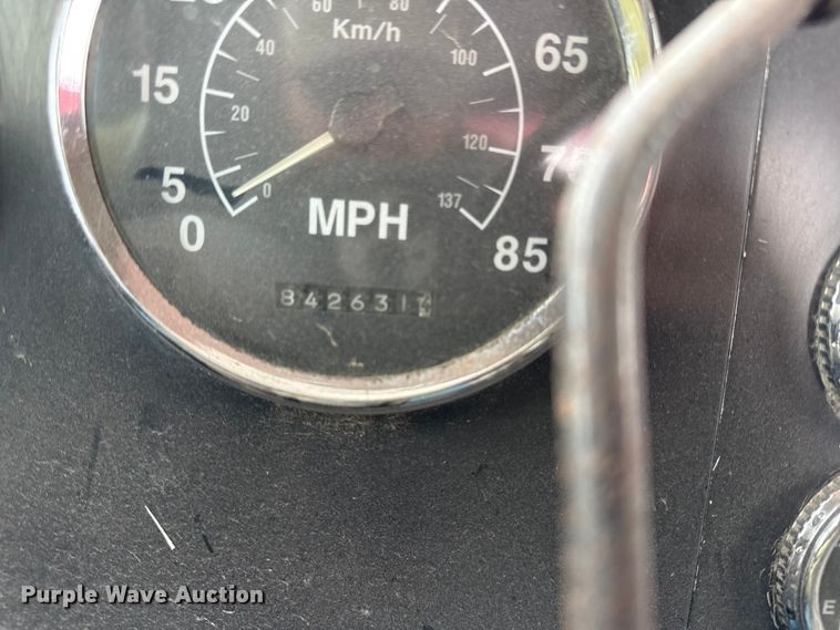 image for item DY8350 1998 International 9100  winch truck